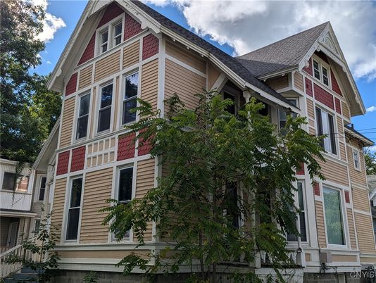 Exterior, Facade, Queen Anne Victorian