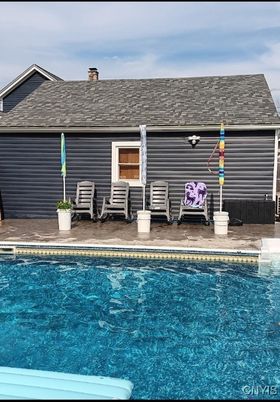Exterior, Pool