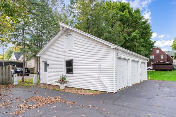 Detached Garage, Exterior