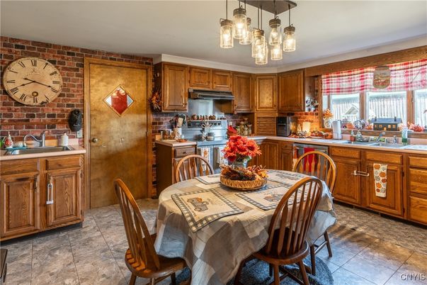 Dining room, Interior, Kitchen, Pendant Lights, Stone Walls