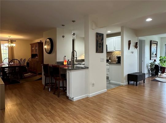Chandelier, Dining room, Interior, Kitchen, Pendant Lights, Recessed Lighting, Wood Texture Flooring