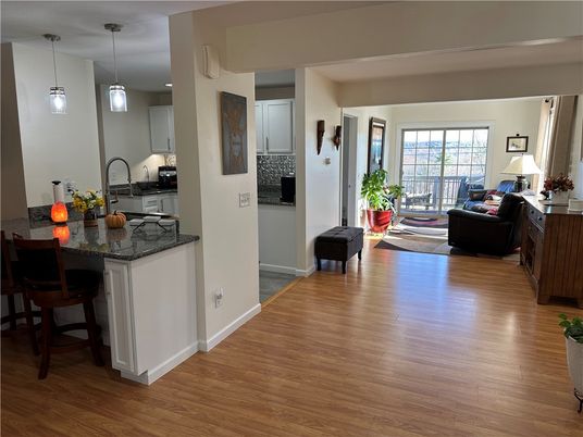 Interior, Kitchen, Living room, Pendant Lights, Recessed Lighting, Wood Texture Flooring