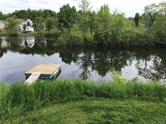 Exterior, Lake