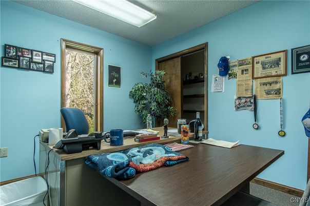 Home Office, Interior