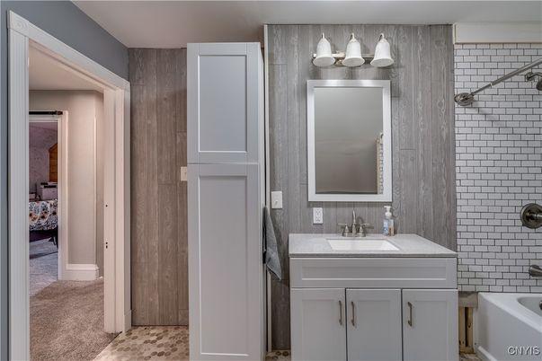 Bathroom, Dual Sink Vanities, Interior