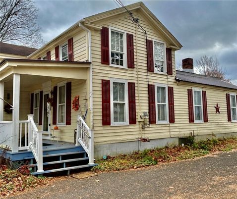 Exterior, Facade, Solar Panels, American Foursquare