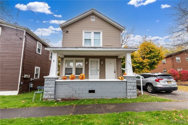 Exterior, Facade, American Craftsman