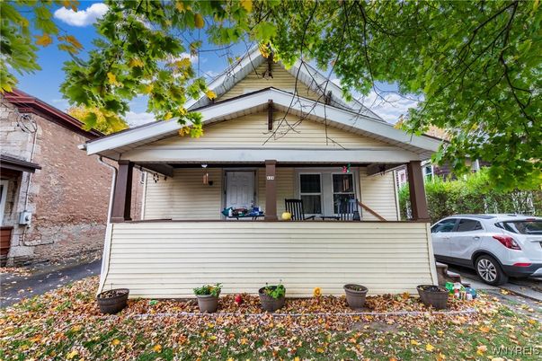 Exterior, Facade, American Craftsman