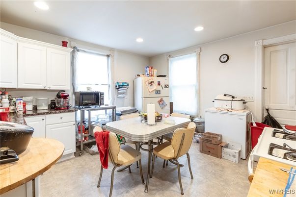Dining room, Interior, Kitchen, Recessed Lighting
