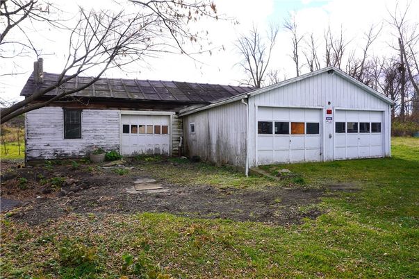 Detached Garage, Exterior