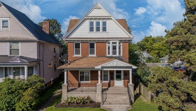 Exterior, Facade, Brick Facade, Queen Anne Victorian