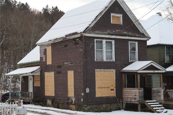 Exterior, Facade, Solar Panels, Queen Anne Victorian