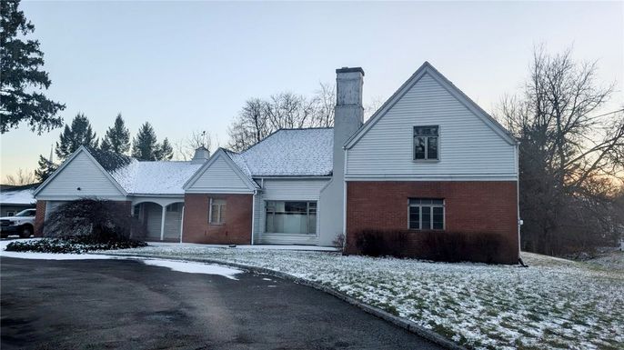 Exterior, Facade, Brick Facade, Farmhouse