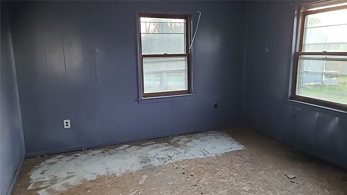 Empty room, Interior
