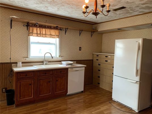 Chandelier, Interior, Kitchen, Wood Texture Flooring