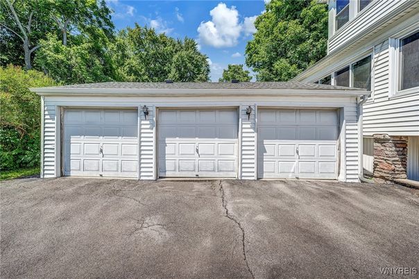 Detached Garage, Exterior