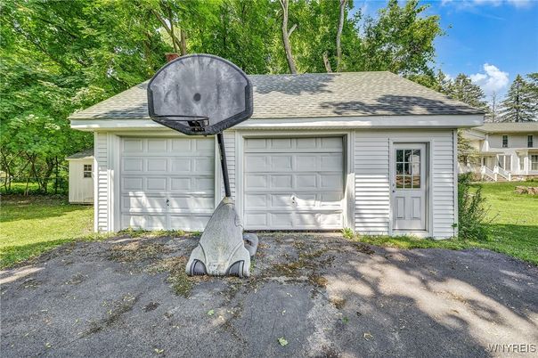 Detached Garage, Exterior