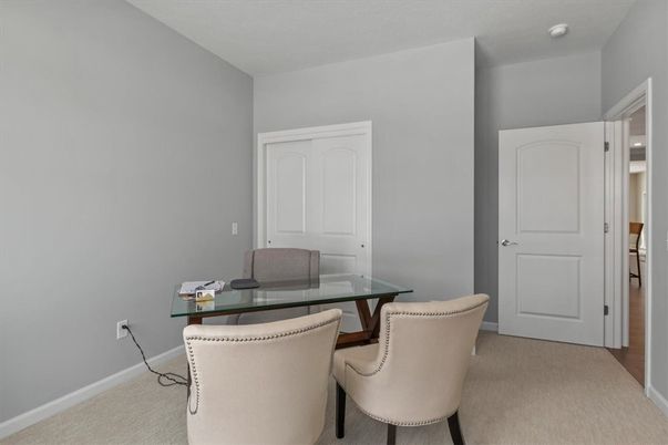 Home Office, Interior