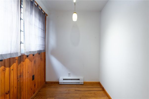 Interior, Pendant Lights, Wood Texture Flooring