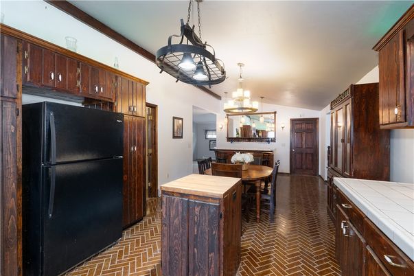 Chandelier, Dining room, Interior, Kitchen, Pendant Lights, Tile Countertops