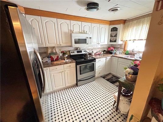 Interior, Kitchen, Stainless Steel Appliances