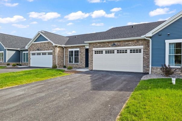 Attached, Exterior, Facade, Brick Facade, Ranch