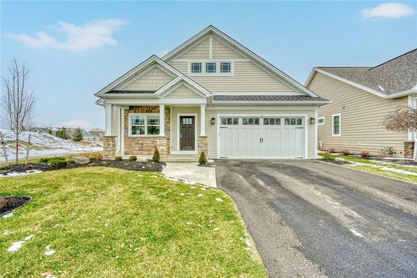Attached, Exterior, Facade, American Craftsman