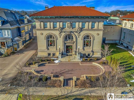 Exterior, Facade, French Provincial