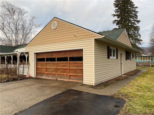 Detached Garage, Exterior
