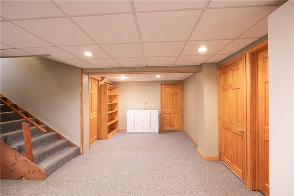 Empty room, Interior, Recessed Lighting