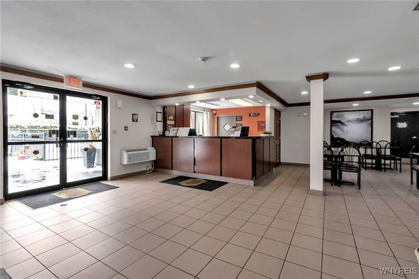 Dining room, Interior, Recessed Lighting