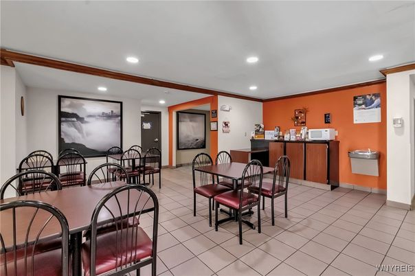 Dining room, Interior, Recessed Lighting