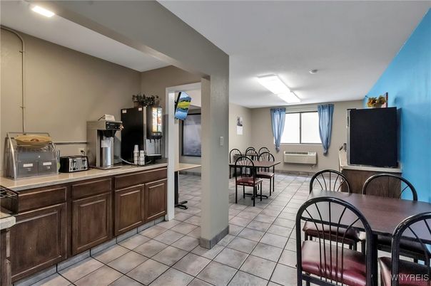 Dining room, Interior, Kitchen, Recessed Lighting