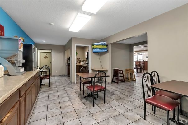 Dining room, Interior, Recessed Lighting