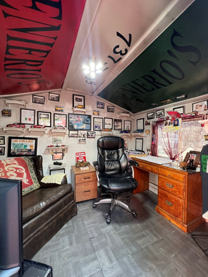 Home Office, Interior