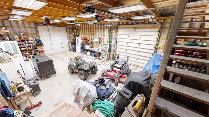 Garage, Interior, Wooden Beams