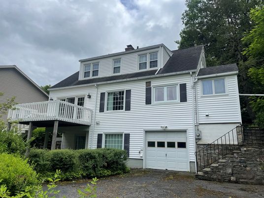 Attached, Exterior, Facade, Rowhouse