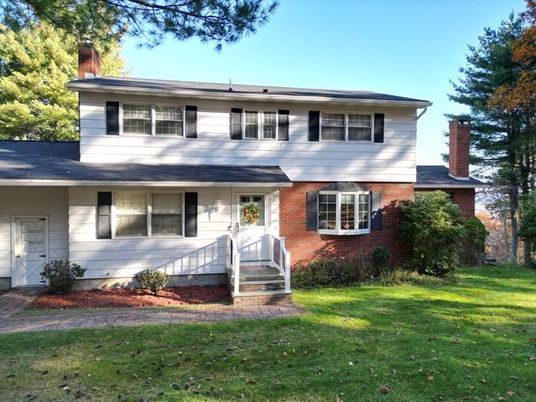 Exterior, Facade, Brick Facade, Split Level