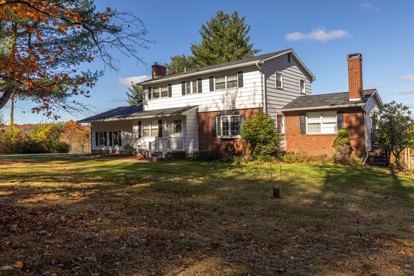 Backyard, Exterior, Facade, Brick Facade, Split Level