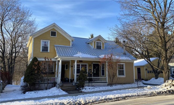 Exterior, Facade, American Craftsman