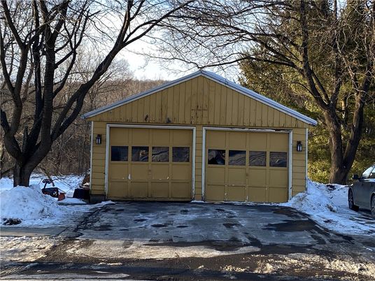 Detached Garage, Exterior