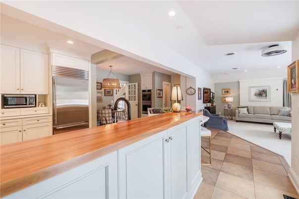 Interior, Kitchen, Living room, Recessed Lighting, Stainless Steel Appliances