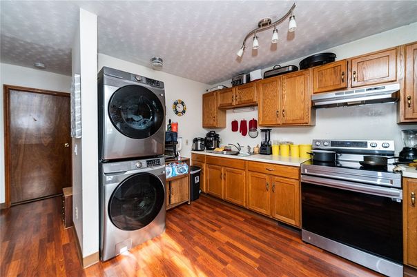 Interior, Kitchen, Washer, Wood Texture Flooring
