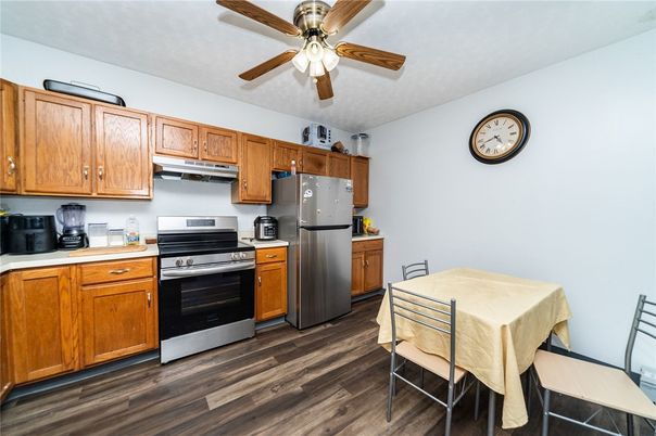 Dining room, Interior, Kitchen, Stainless Steel Appliances, Wood Texture Flooring
