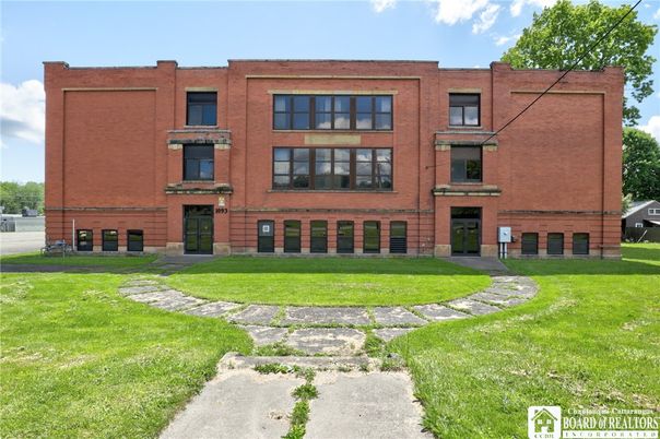 Backyard, Exterior, Facade, Brick Facade, Rowhouse