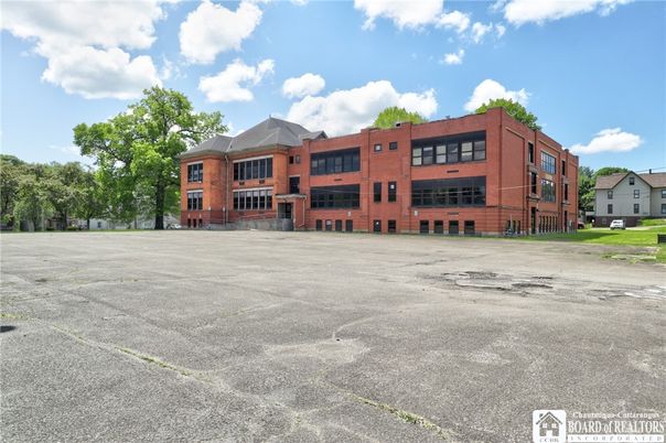 Exterior, Facade, Brick Facade, Highrise