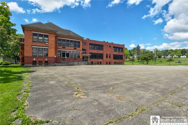Backyard, Exterior, Facade, Brick Facade, Rowhouse
