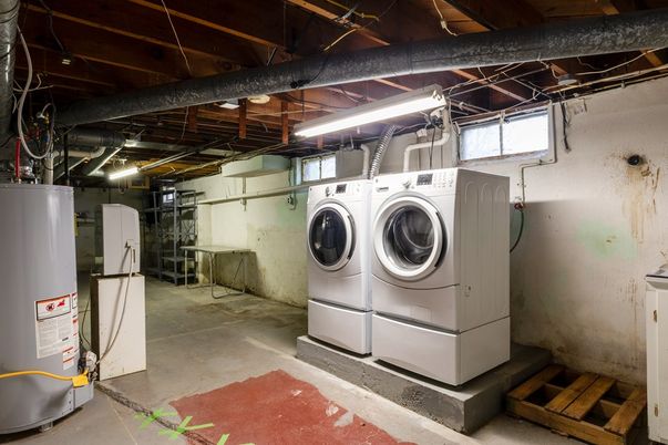 Interior, Washer, Wooden Beams