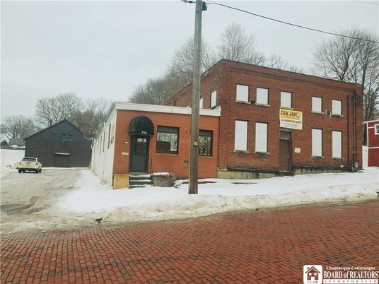 Detached Garage, Exterior, Facade, Brick Facade, Georgian