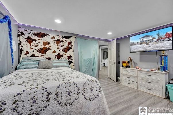 Bedroom, Interior, Recessed Lighting, Wood Texture Flooring